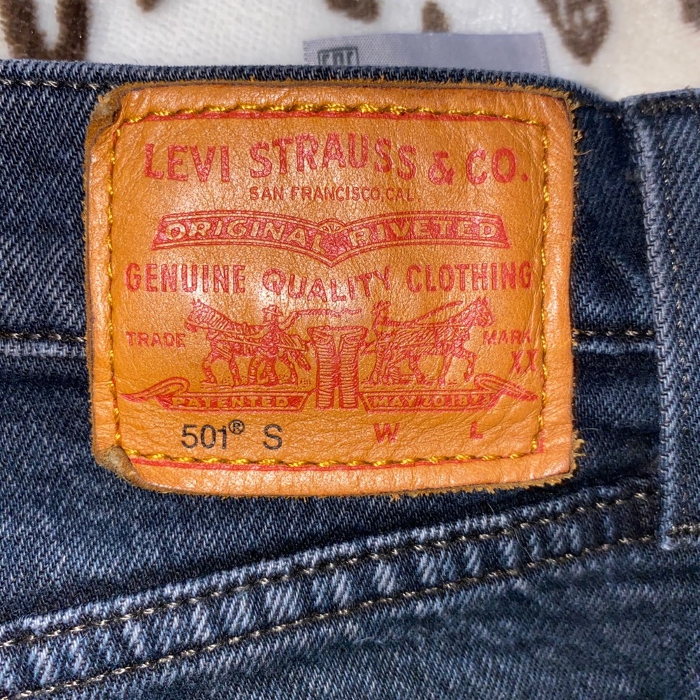 Levi’s - Picture 3 of 3
